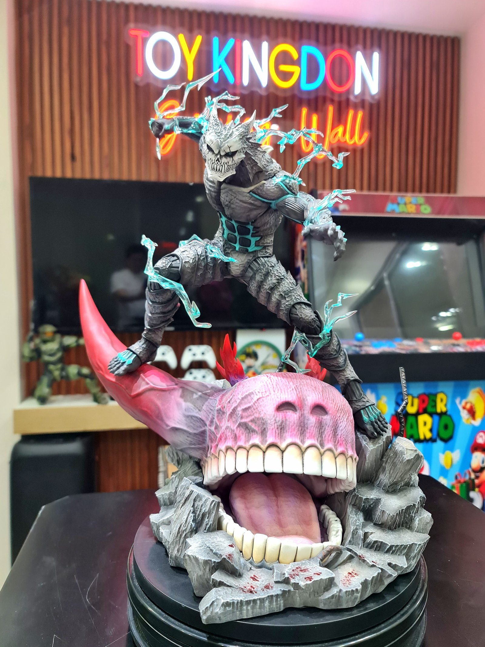 CHIKARA STUDIO - KAIJU NO. 8