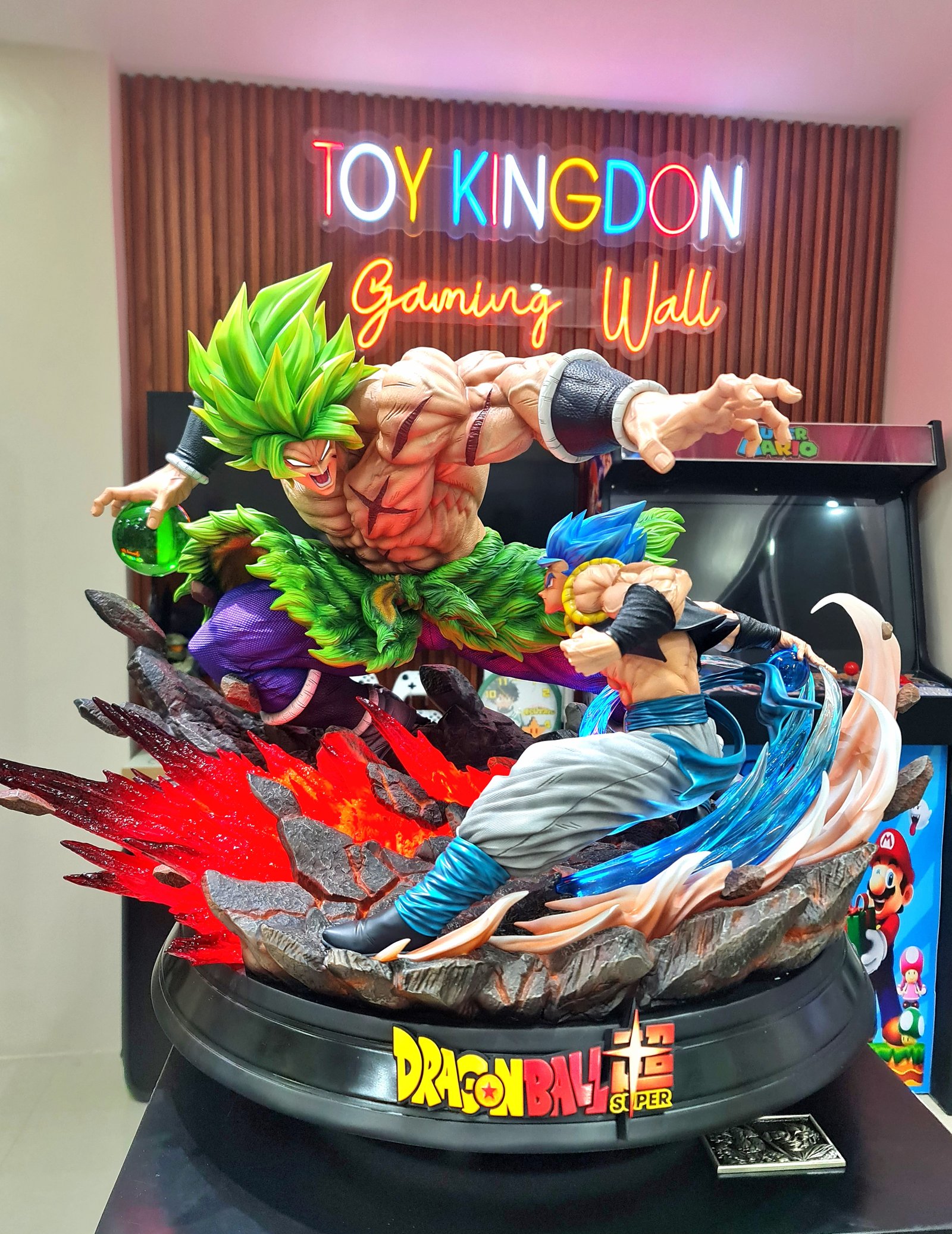 YAN & 2% STUDIO - 1/4 BROLY VS. GOGETA
