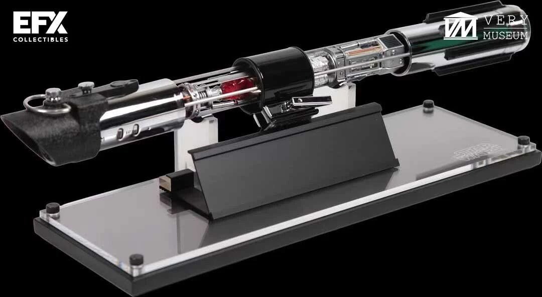 EFX COLLECTIBLES - DARTH VADER REVEAL SIGNATURE EDITION LIGHTSABER