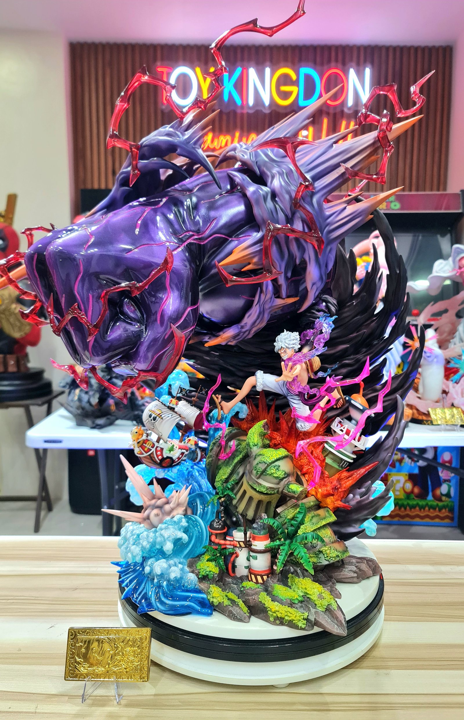 SEVEN STUDIO - NIKA LUFFY