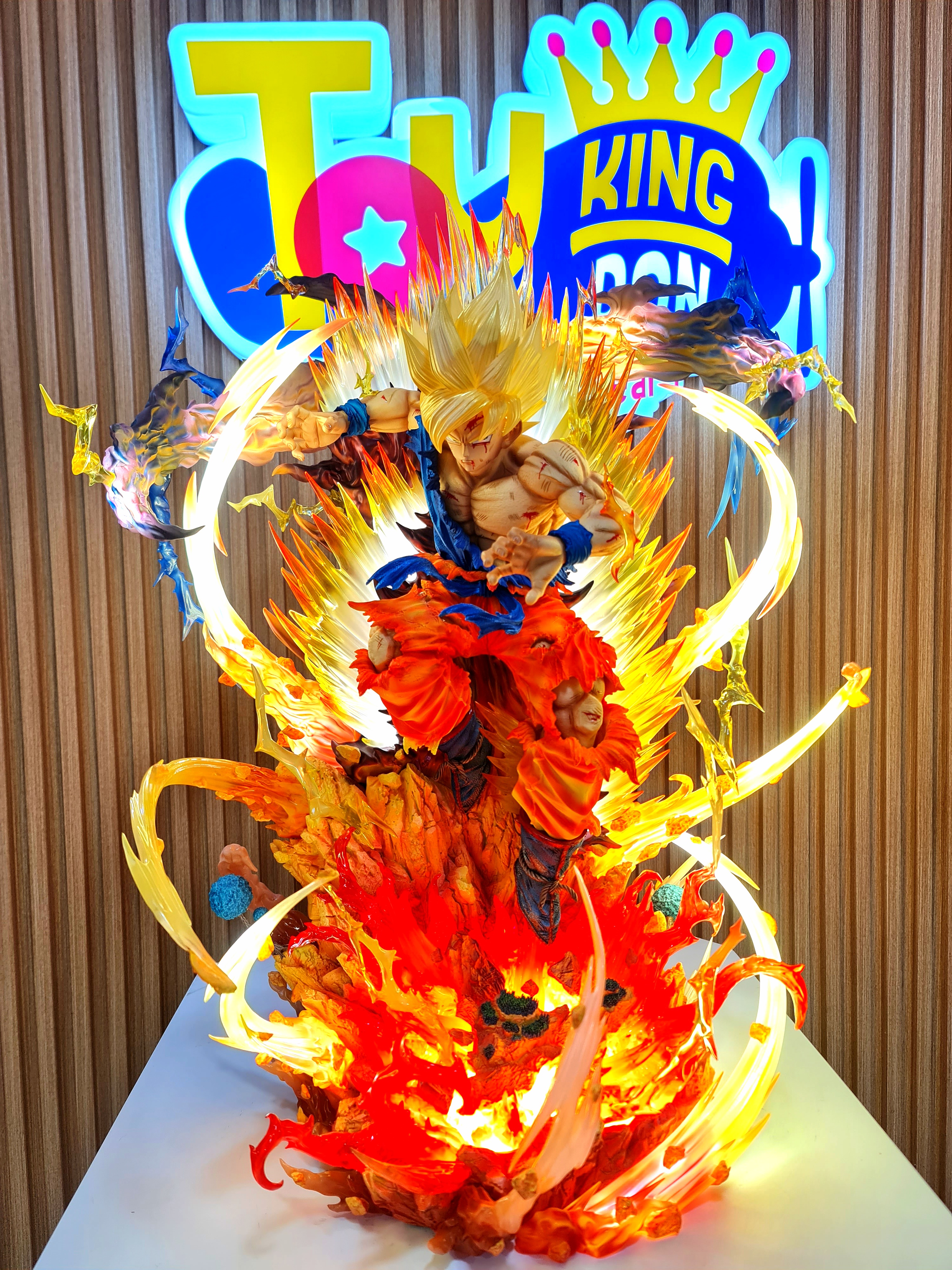 MONKEY D STUDIO - 1/4 SUPER SAIYAN GOKU