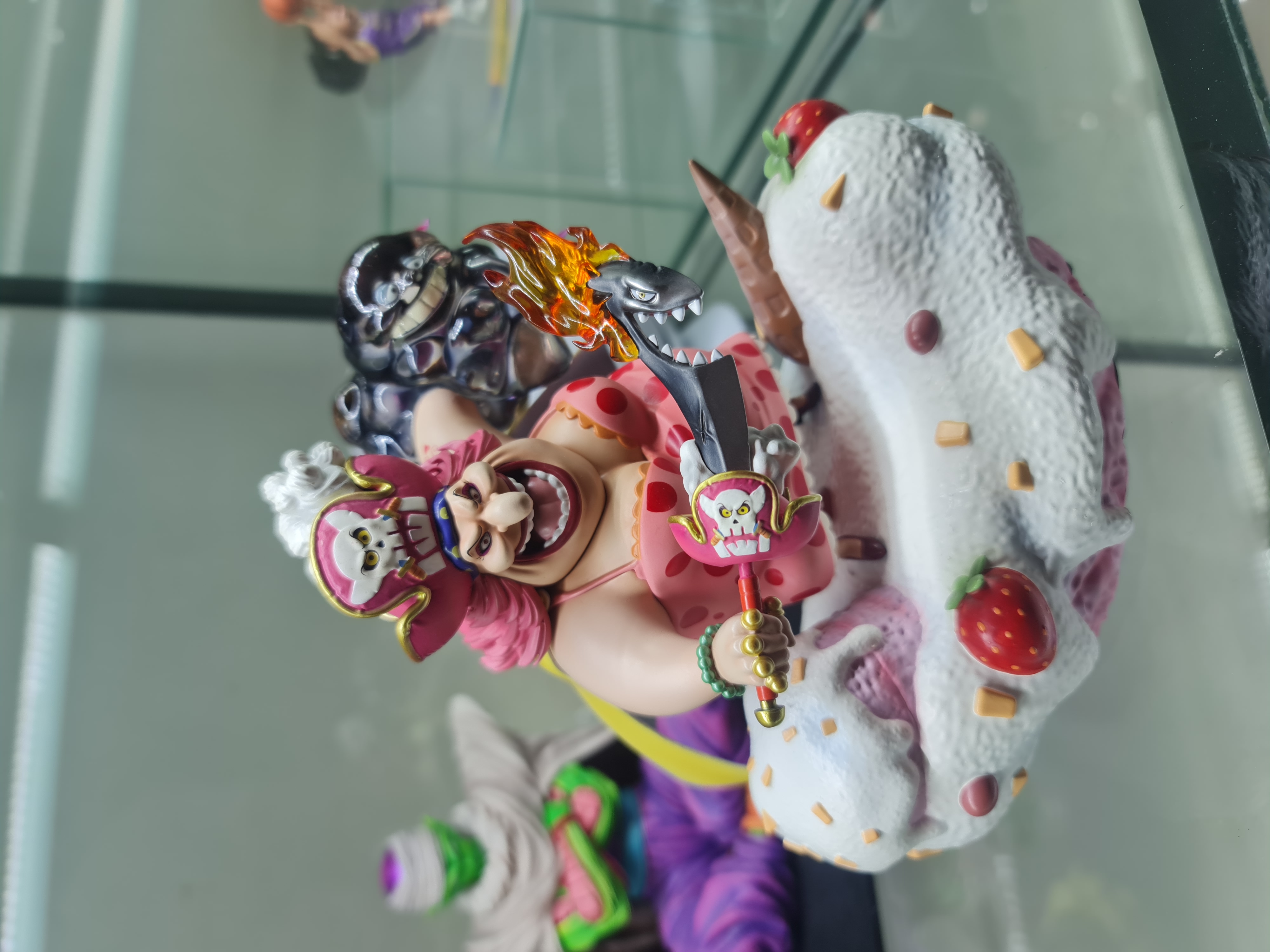 YZ STUDIO - BIG MOM