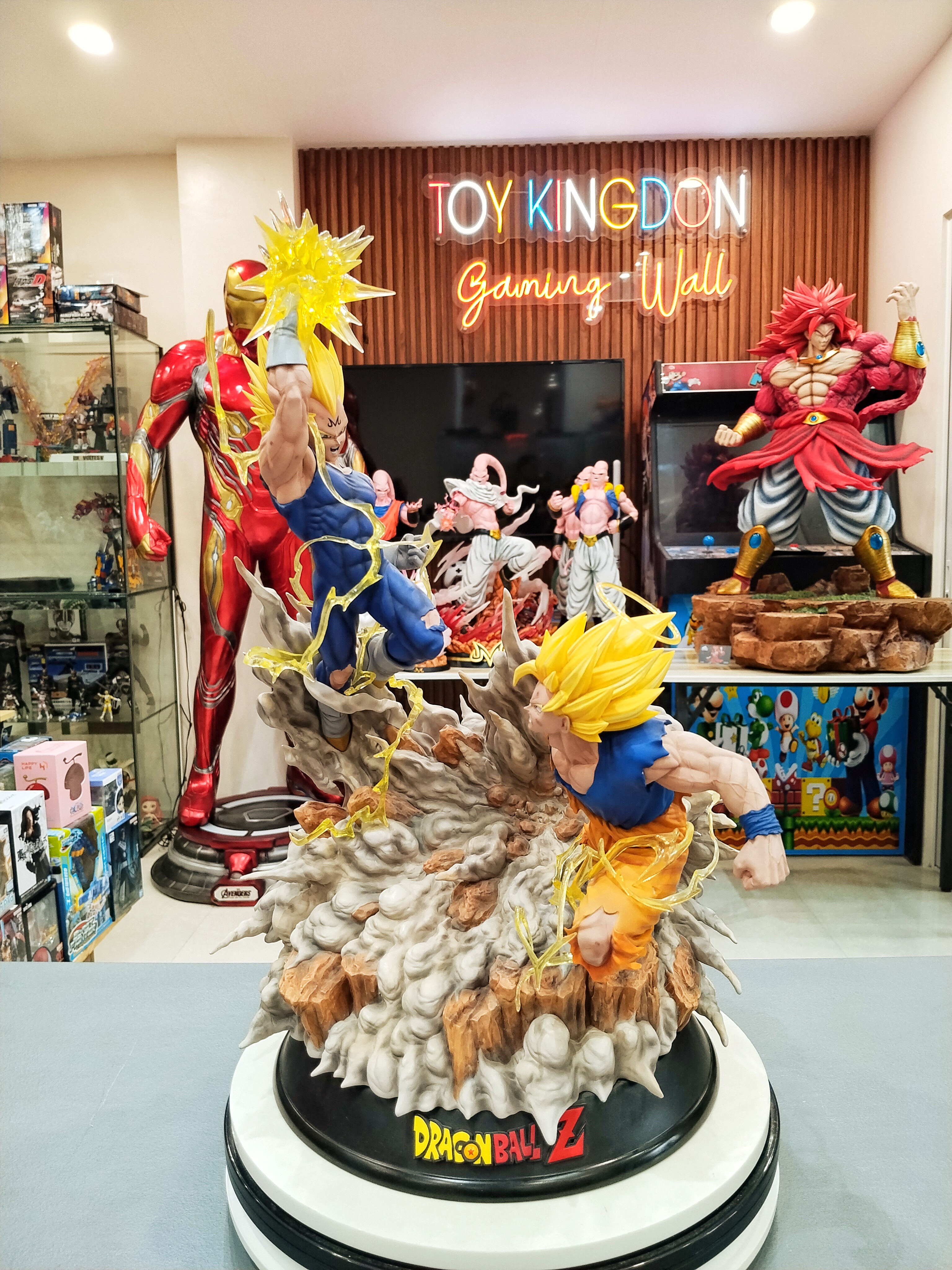 INFINITY STUDIO - GOKU VS VEGETA
