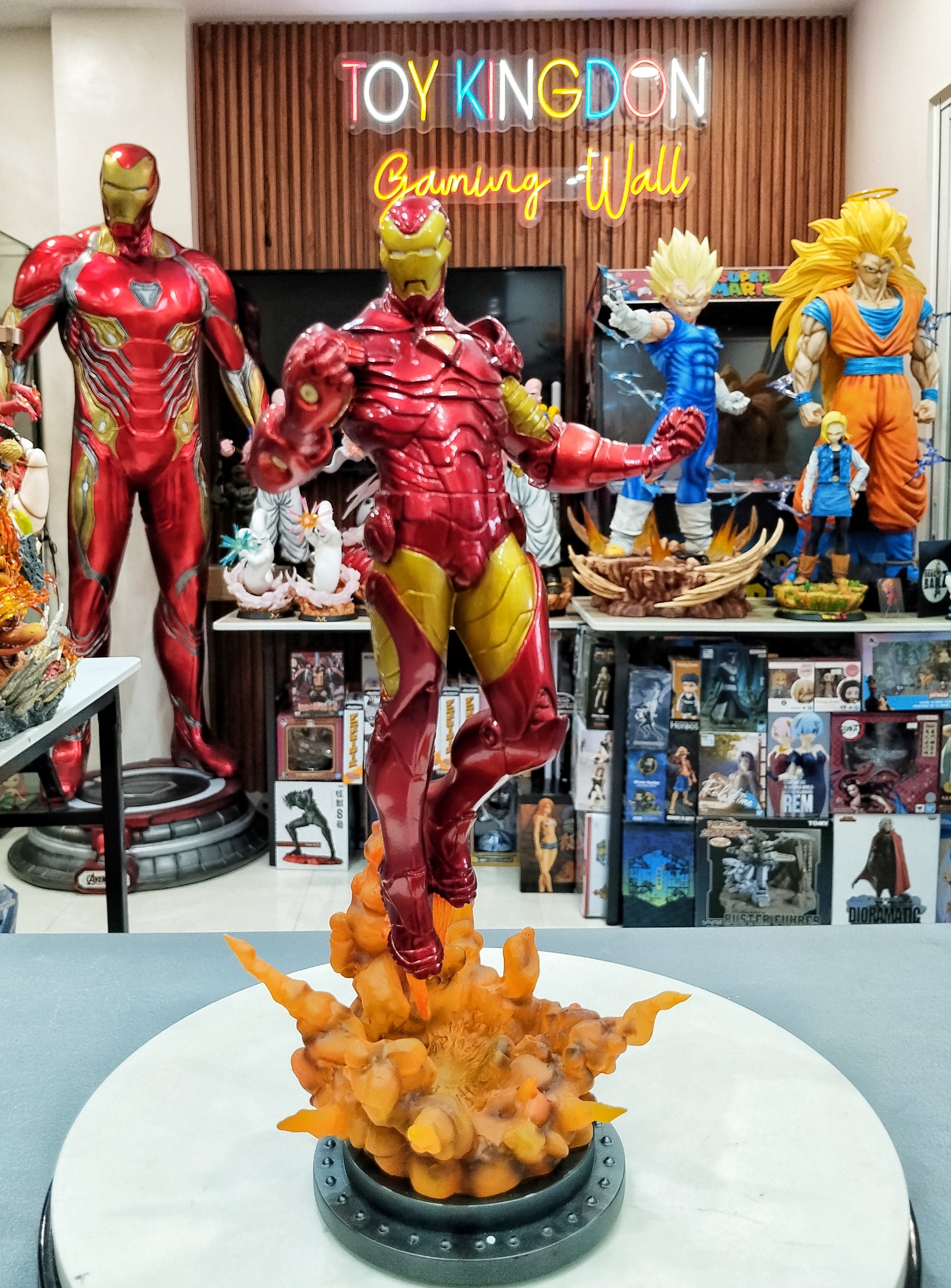 BOWEN DESIGN - MODERN IRON MAN 