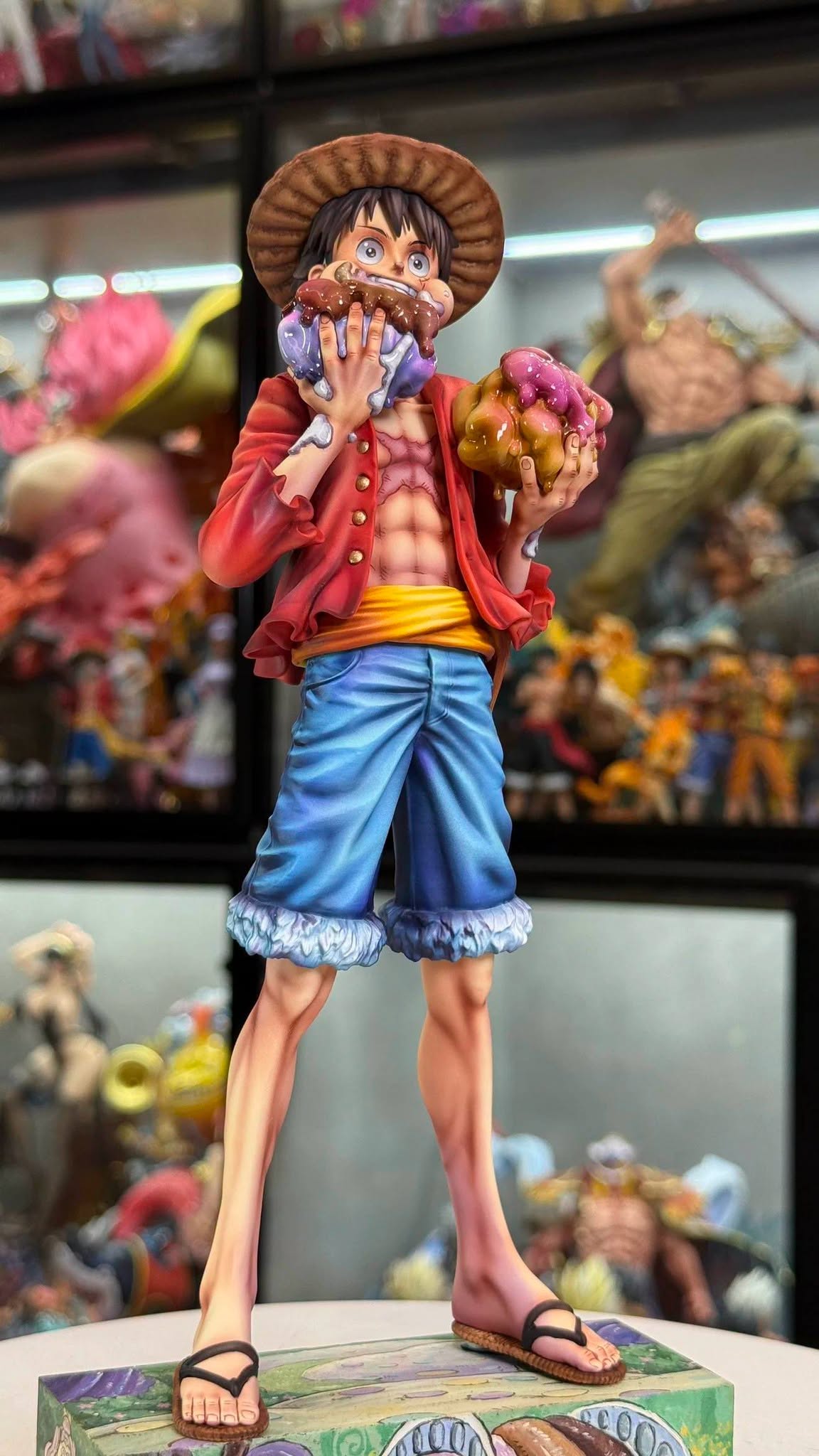 LG STUDIO - POP SCALE LUFFY
